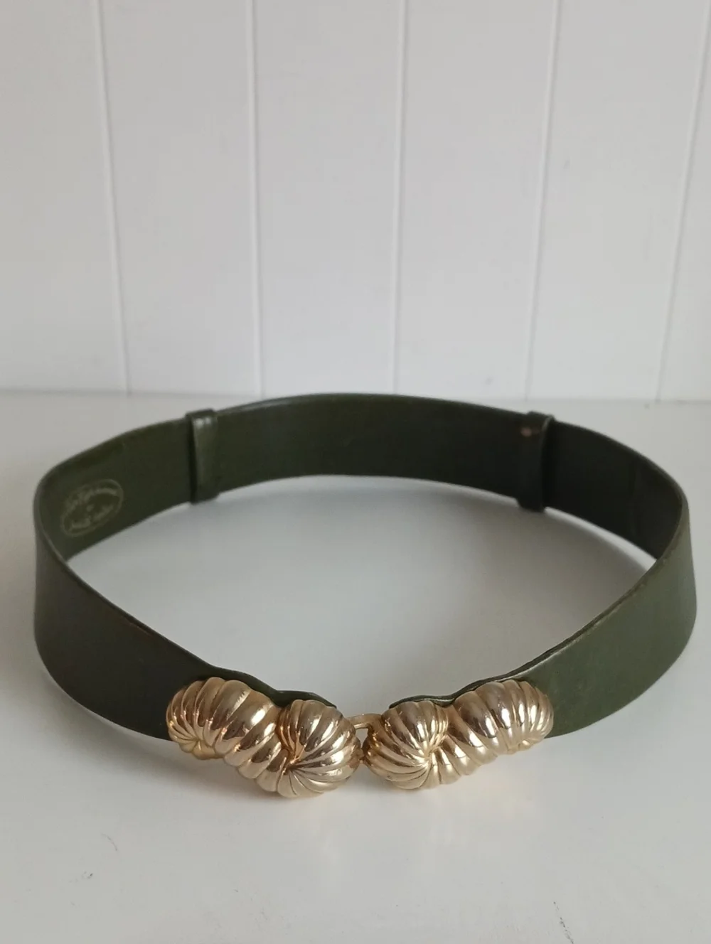 JUDITH LEIBER VTG GOLD BUCKLE W GREEN BELT.